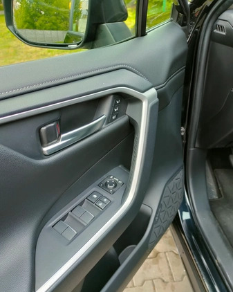 Toyota RAV4 cena 125000 przebieg: 100200, rok produkcji 2019 z Warszawa małe 67